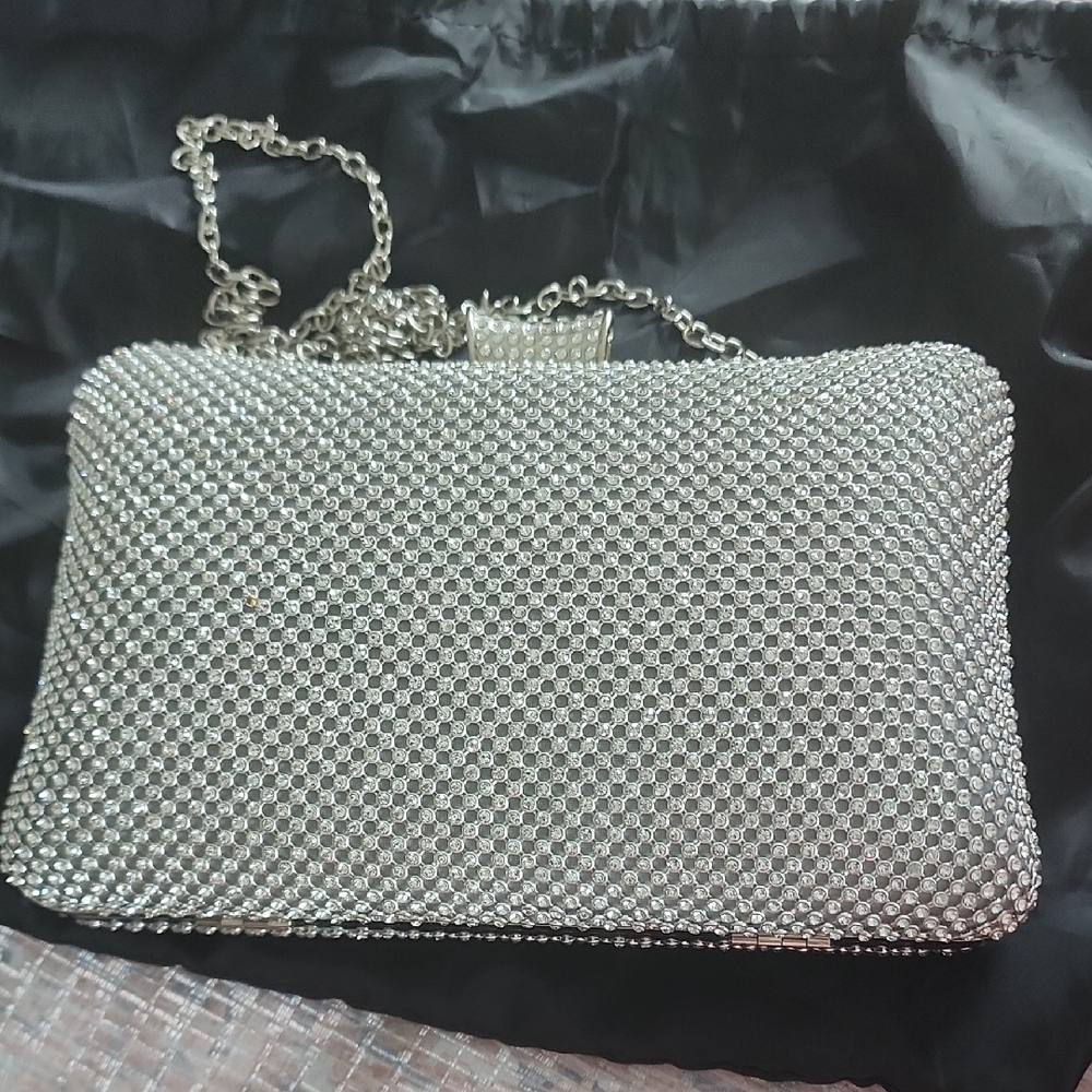 Glamorous Silver Mesh Evening Clutch with Chain Strap